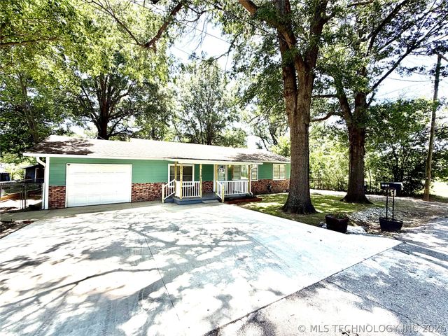 110 SE 5th Street, Checotah, OK 74426