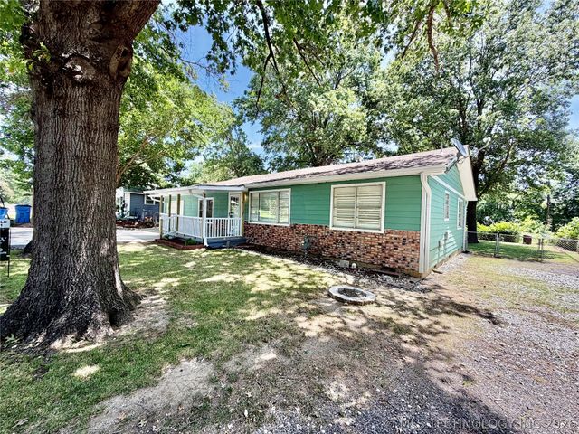 110 SE 5th Street, Checotah, OK 74426