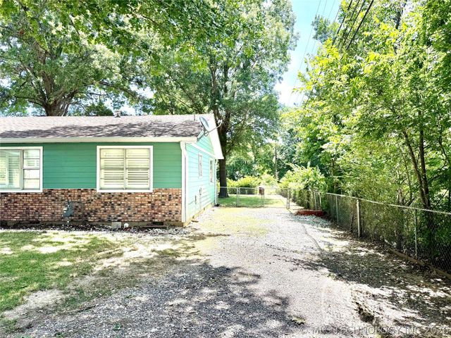 110 SE 5th Street, Checotah, OK 74426