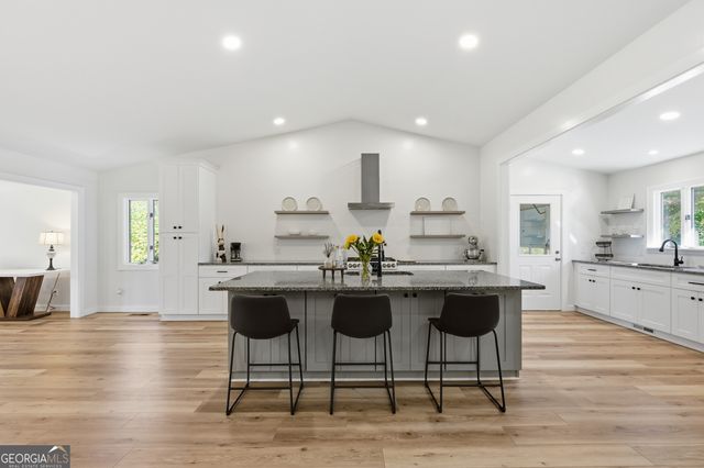 230 Majors Lane, Rabun Gap, GA 30568