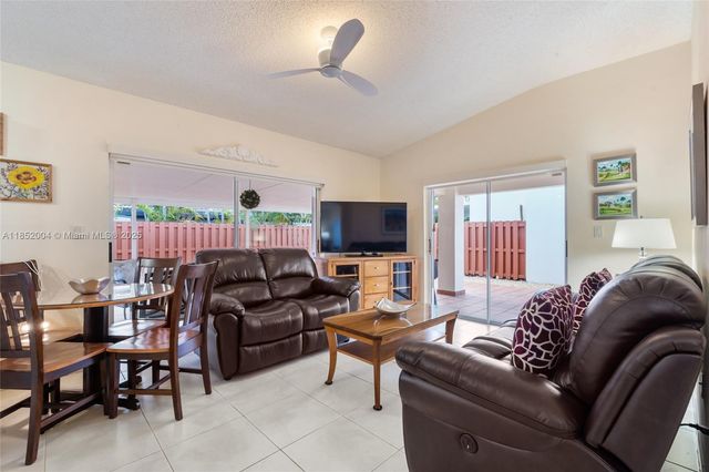 1111 SW 85th Ave, Miami, FL 33144