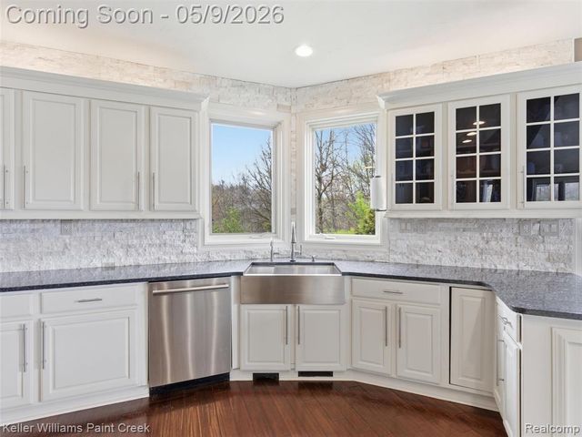3450 S Ortonville Road, Clarkston, MI 48348