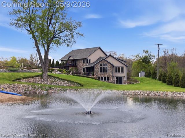 3450 S Ortonville Road, Clarkston, MI 48348