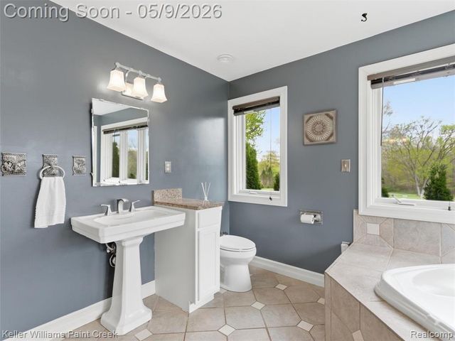 3450 S Ortonville Road, Clarkston, MI 48348