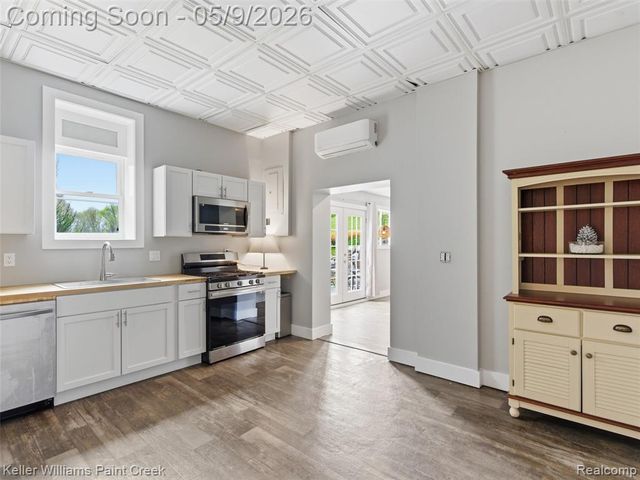3450 S Ortonville Road, Clarkston, MI 48348