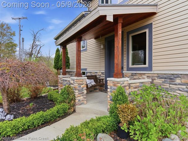 3450 S Ortonville Road, Clarkston, MI 48348