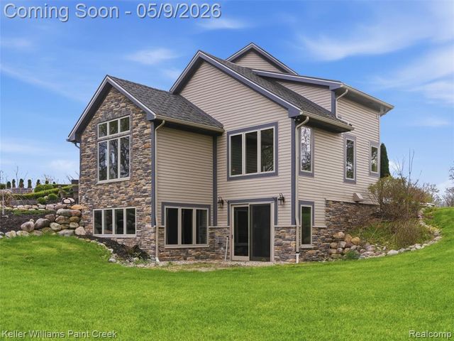 3450 S Ortonville Road, Clarkston, MI 48348