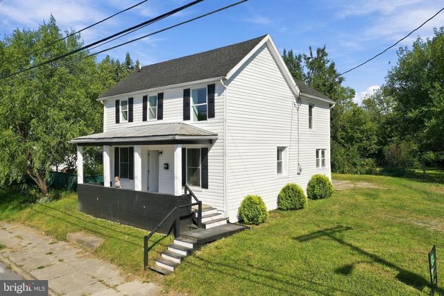 111 N HIGH ST, Martinsburg, WV 25404