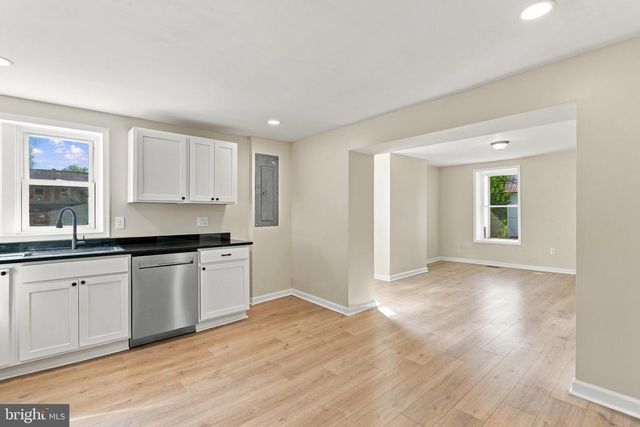 111 N HIGH ST, Martinsburg, WV 25404