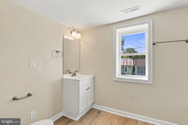 111 N HIGH ST, Martinsburg, WV 25404