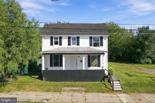111 N HIGH ST, Martinsburg, WV 25404