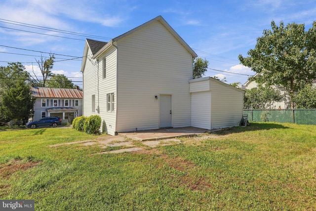 111 N HIGH ST, Martinsburg, WV 25404