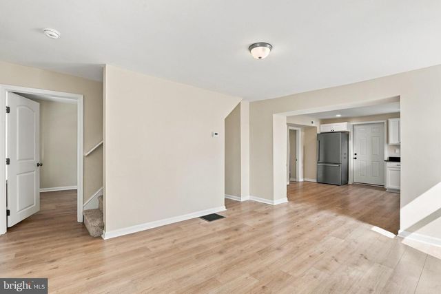 111 N HIGH ST, Martinsburg, WV 25404