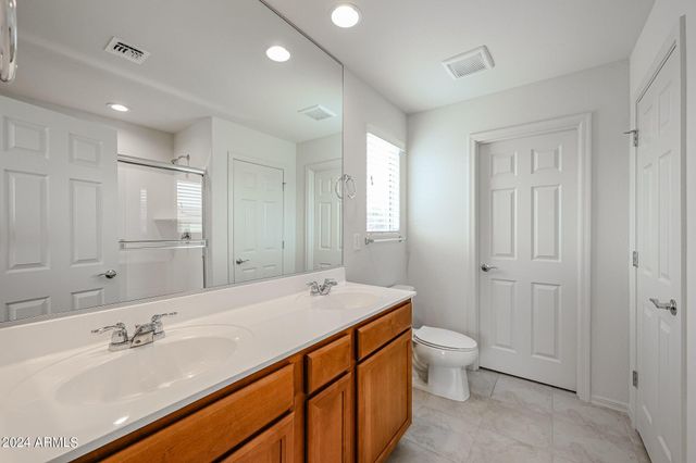 9037 W Luke Avenue, Glendale, AZ 85305