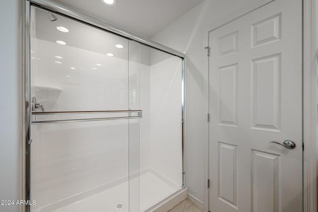 9037 W Luke Avenue, Glendale, AZ 85305