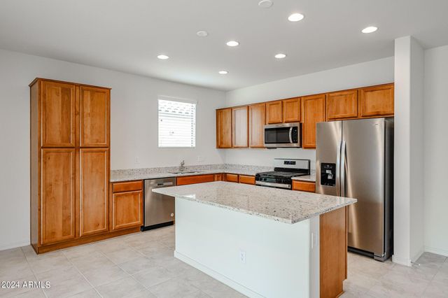 9037 W Luke Avenue, Glendale, AZ 85305