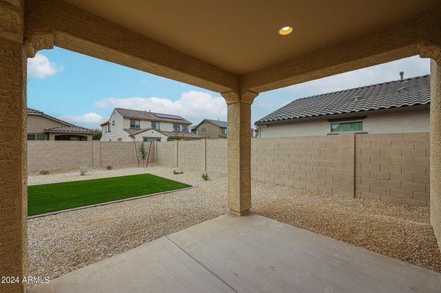 9037 W Luke Avenue, Glendale, AZ 85305