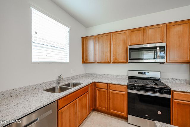 9037 W Luke Avenue, Glendale, AZ 85305