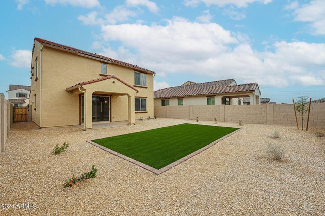 9037 W Luke Avenue, Glendale, AZ 85305