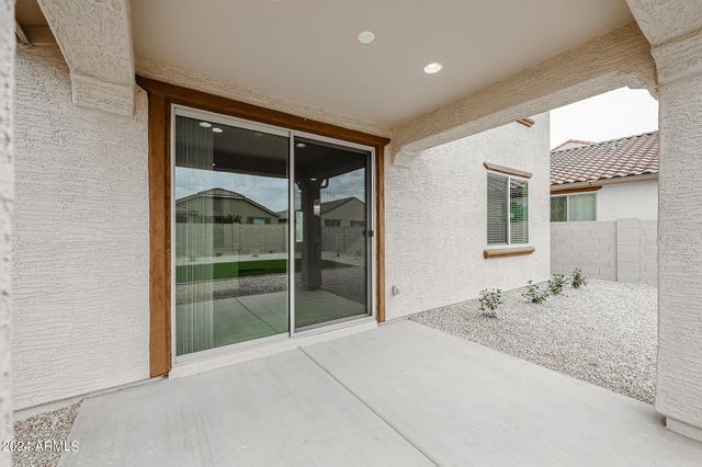 9037 W Luke Avenue, Glendale, AZ 85305