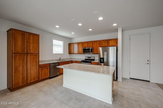 9037 W Luke Avenue, Glendale, AZ 85305