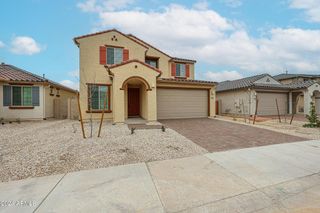 9037 W Luke Avenue, Glendale, AZ 85305