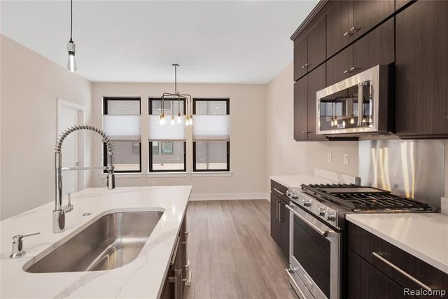 1049 Hampton Circle 44, Detroit, MI 48207