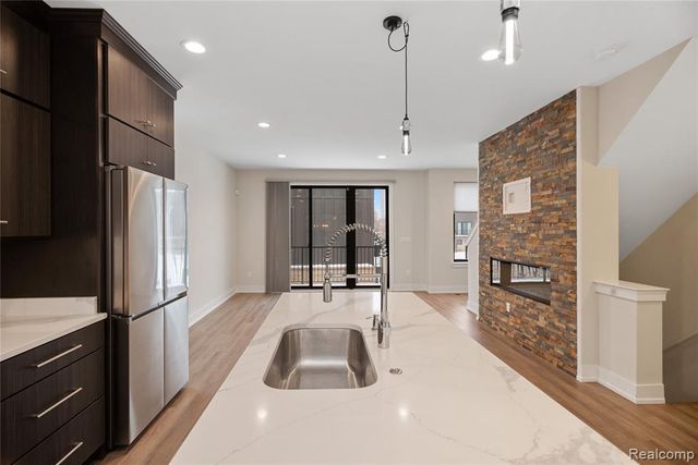 1049 Hampton Circle 44, Detroit, MI 48207