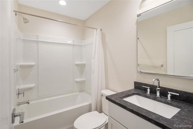 1049 Hampton Circle 44, Detroit, MI 48207