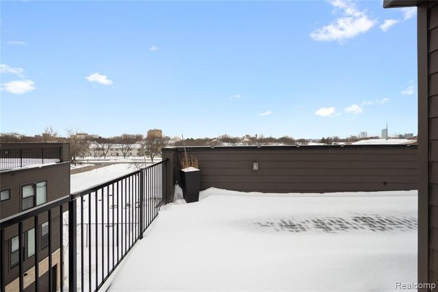 1049 Hampton Circle 44, Detroit, MI 48207