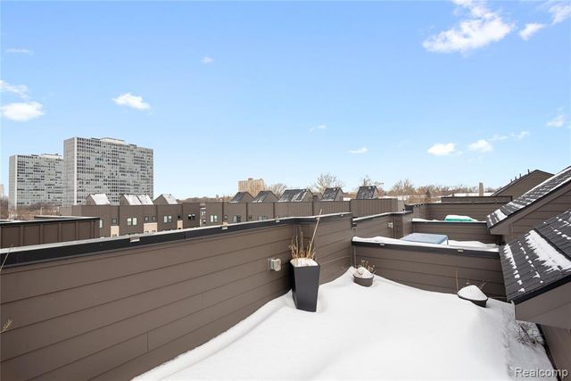 1049 Hampton Circle 44, Detroit, MI 48207