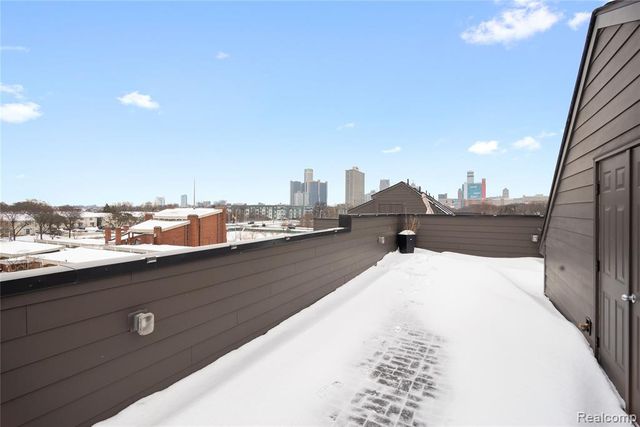 1049 Hampton Circle 44, Detroit, MI 48207