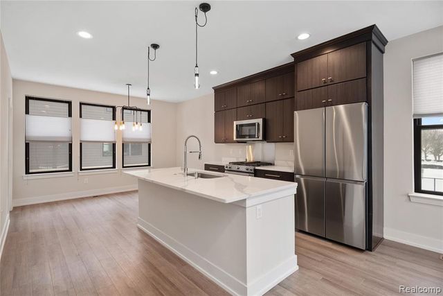 1049 Hampton Circle 44, Detroit, MI 48207