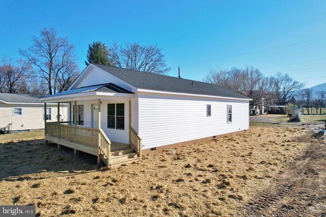 240 DEFORD AVE, Stanley, VA 22851