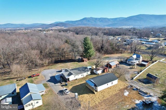 240 DEFORD AVE, Stanley, VA 22851