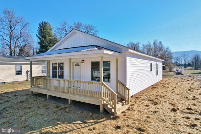 240 DEFORD AVE, Stanley, VA 22851