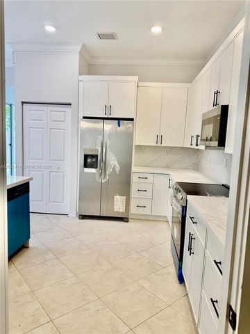 4946 SW 38th Way 0, Hollywood, FL 33312