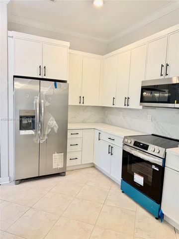 4946 SW 38th Way 0, Hollywood, FL 33312