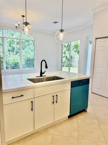 4946 SW 38th Way 0, Hollywood, FL 33312