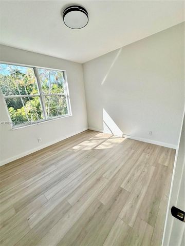 4946 SW 38th Way 0, Hollywood, FL 33312