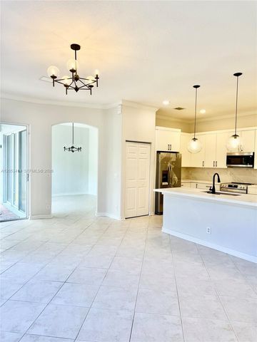 4946 SW 38th Way 0, Hollywood, FL 33312