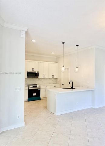 4946 SW 38th Way 0, Hollywood, FL 33312