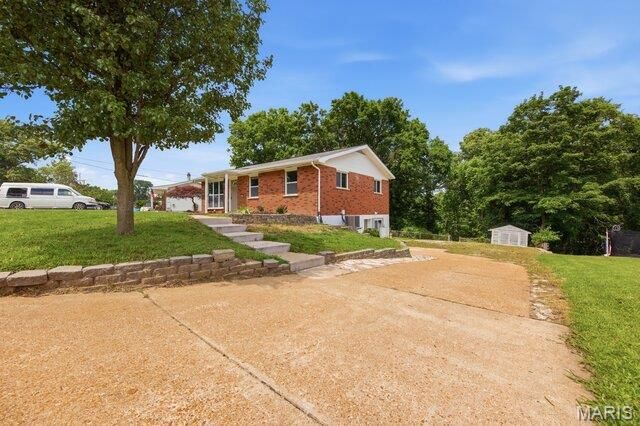 2944 Raw Wind Drive, High Ridge, MO 63049