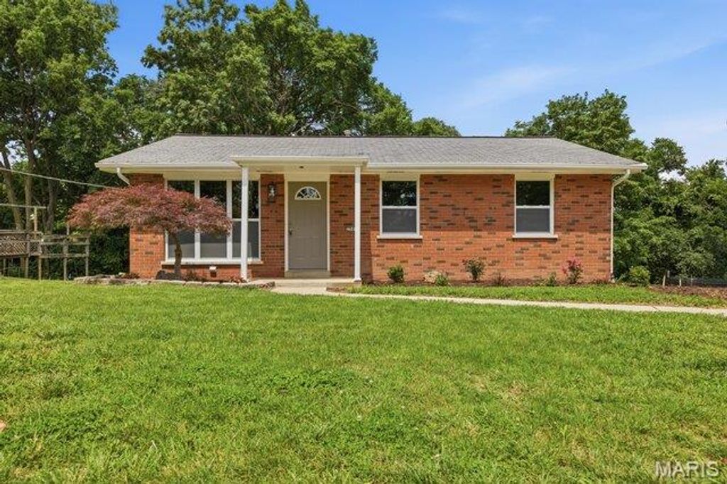2944 Raw Wind Drive, High Ridge, MO 63049