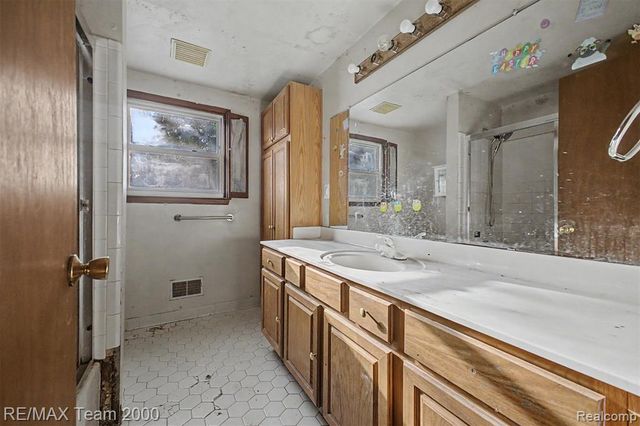 3754 Anvil Drive, Troy, MI 48083