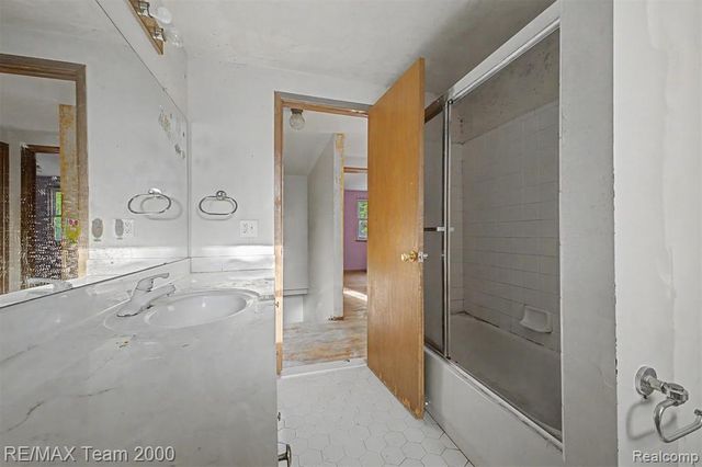 3754 Anvil Drive, Troy, MI 48083