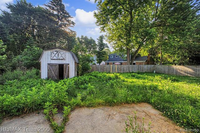 3754 Anvil Drive, Troy, MI 48083
