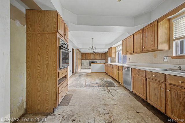 3754 Anvil Drive, Troy, MI 48083