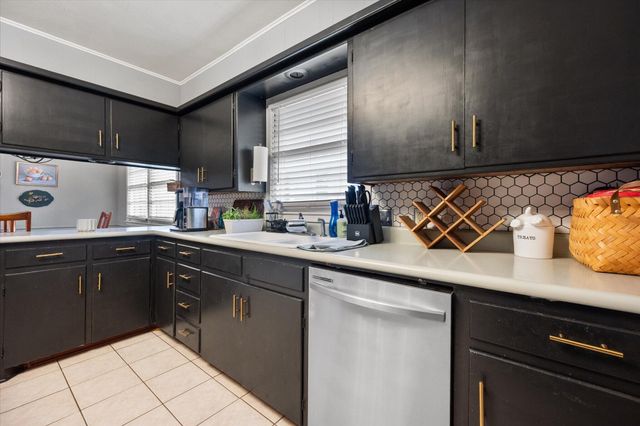 2313 52nd Street, Lubbock, TX 79412