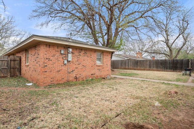 2313 52nd Street, Lubbock, TX 79412